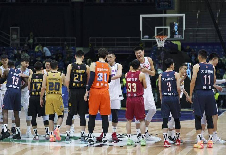 赛地聚焦：全明星赛国际比赛日热度飙升；克里夫兰骑士篮板制胜；话题不断；球探报告显示潜力的简单介绍